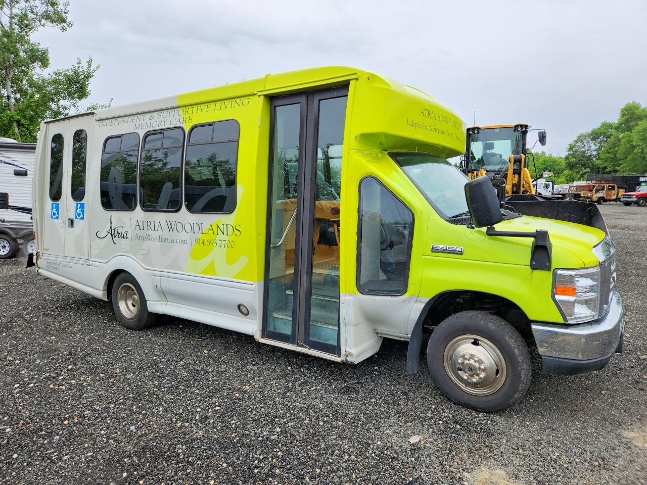 2017 Ford E 450 - Image 4