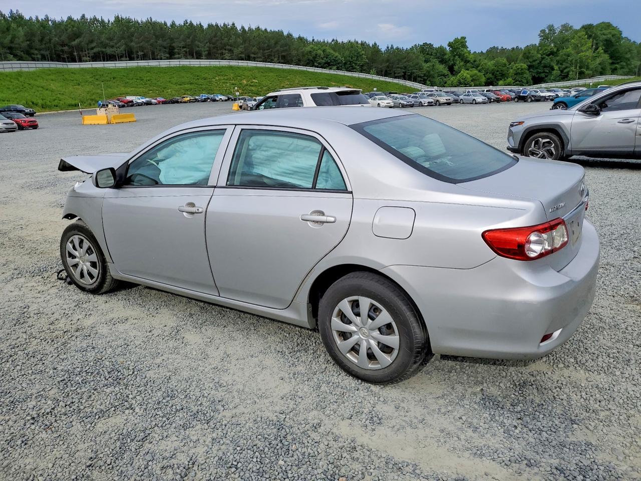 2013 Toyota Corolla L - Фото 2