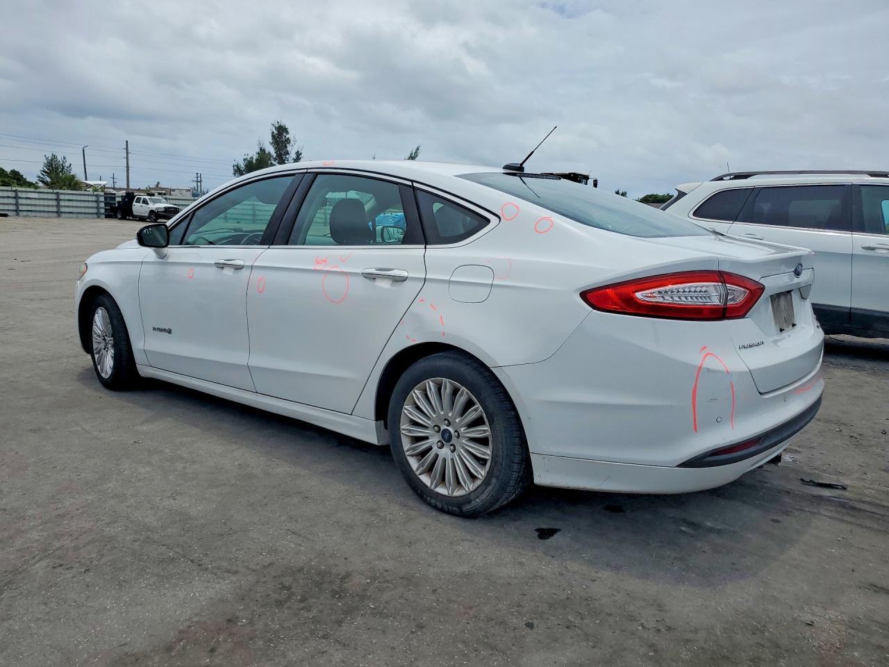 2016 Ford Fusion Se Hybrid - Фото 2