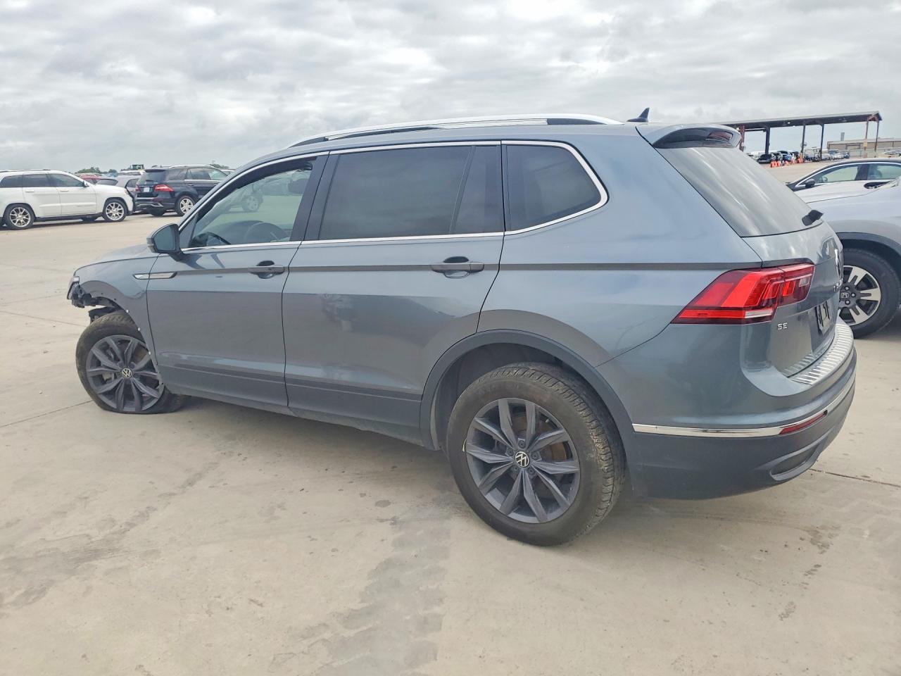 2022 Volkswagen Tiguan Se - Фото 2