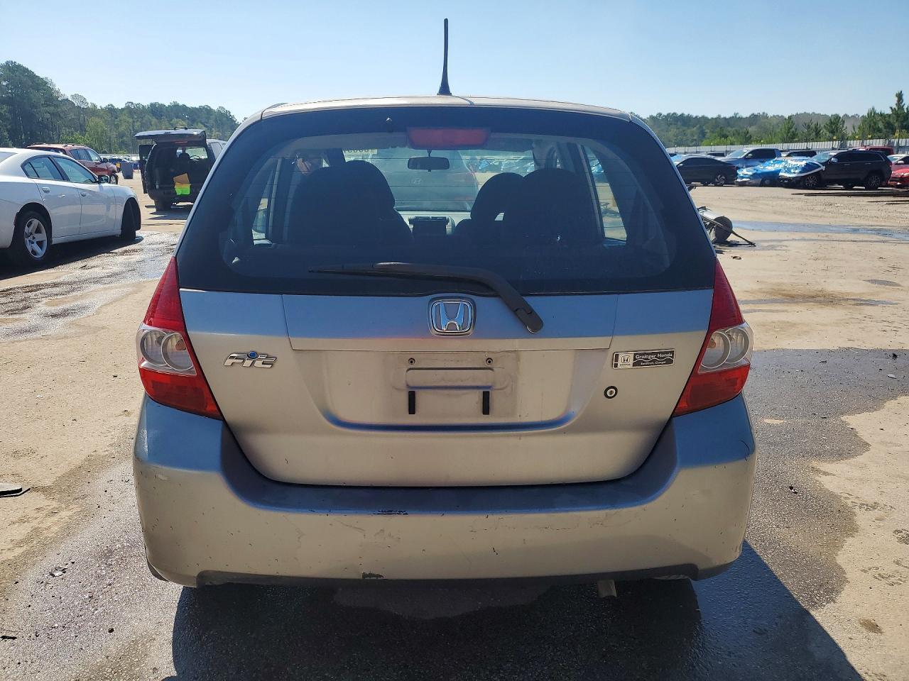 2008 Honda Fit - Image 6