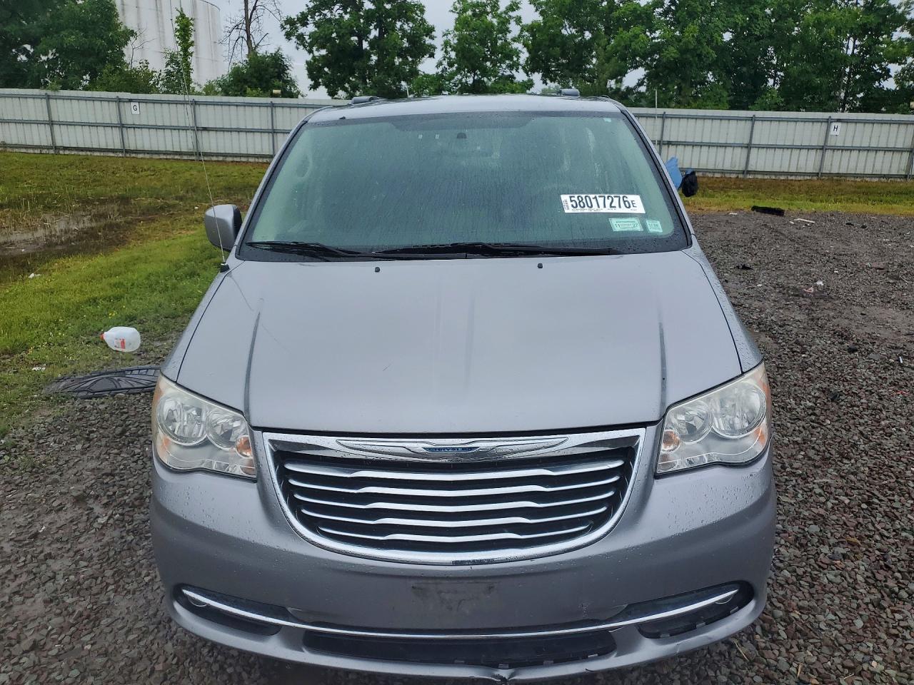 2014 Chrysler Town & Country Touring - Image 5