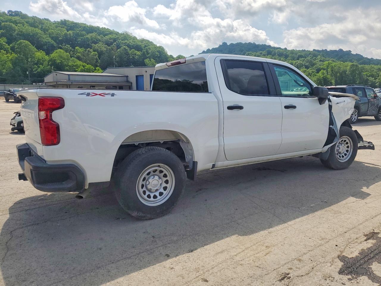 2025 Chevrolet Silverado K1500 - Image 3