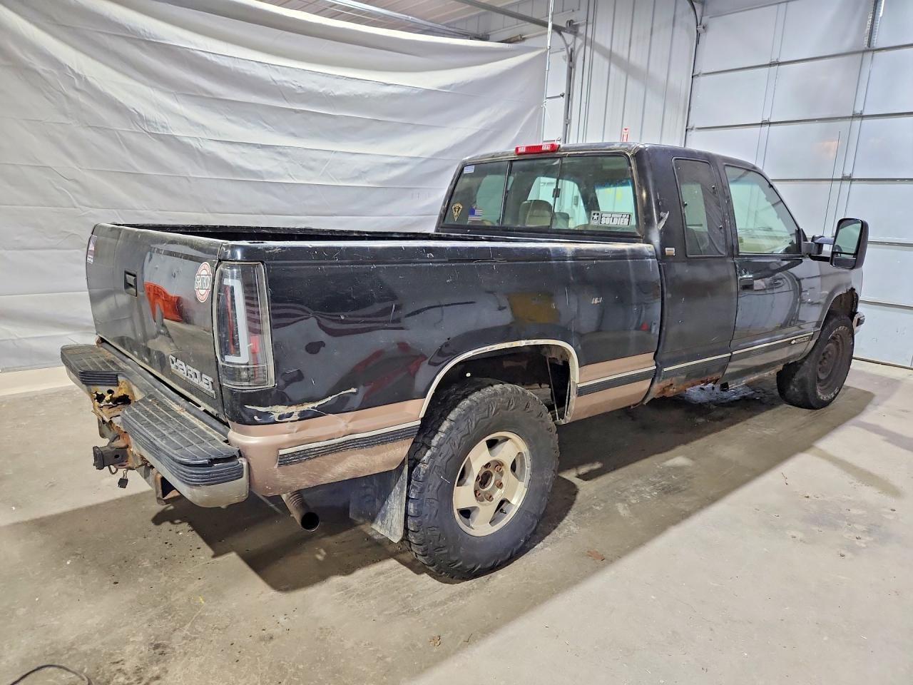 1995 Chevrolet Gmt-400 K2500 - Image 3