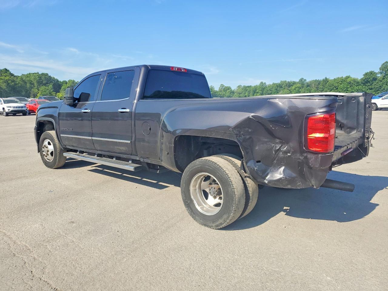 2015 GMC Sierra K3500 Slt - Image 2