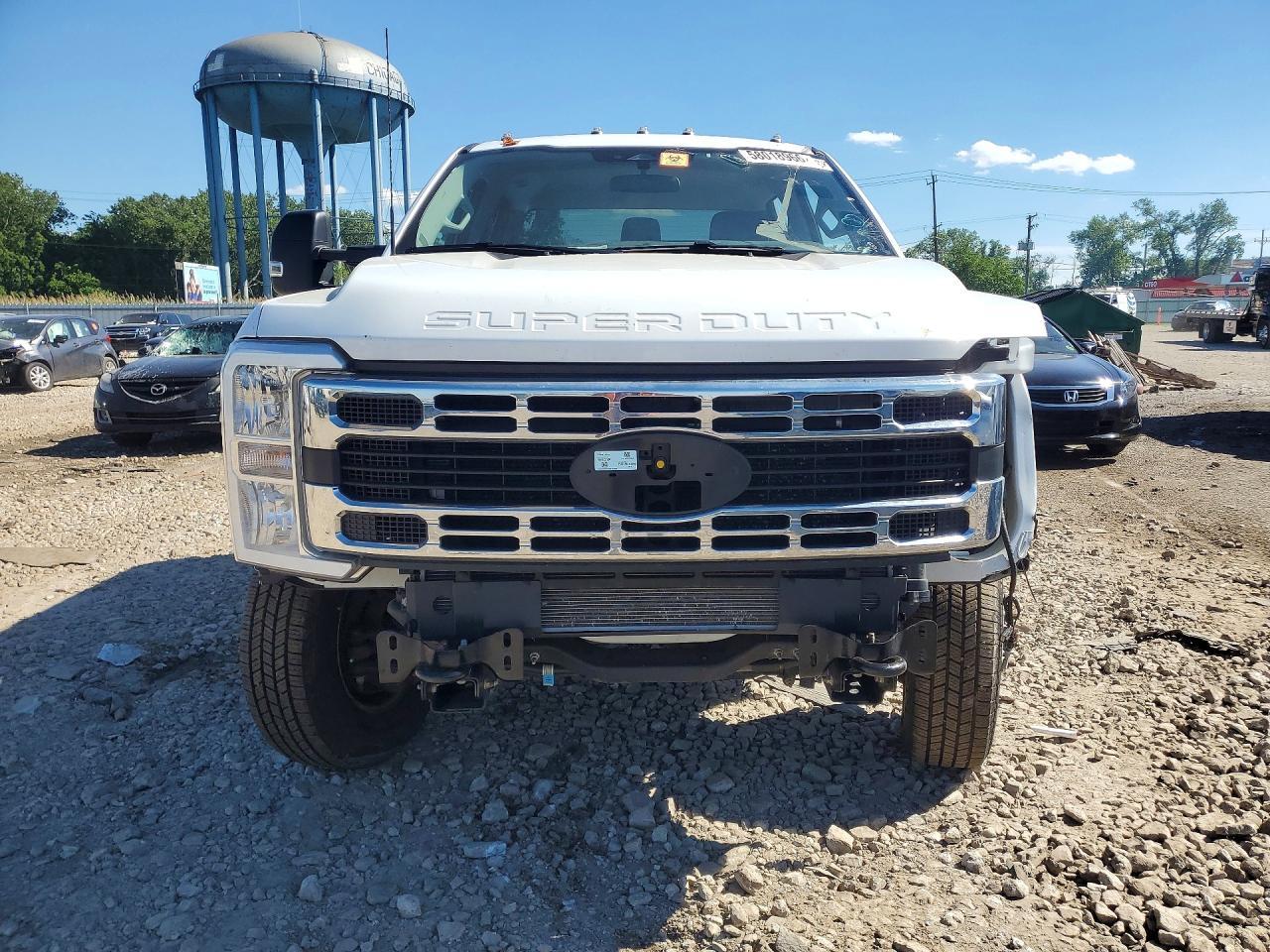 2025 Ford F350 Super Duty - Image 5