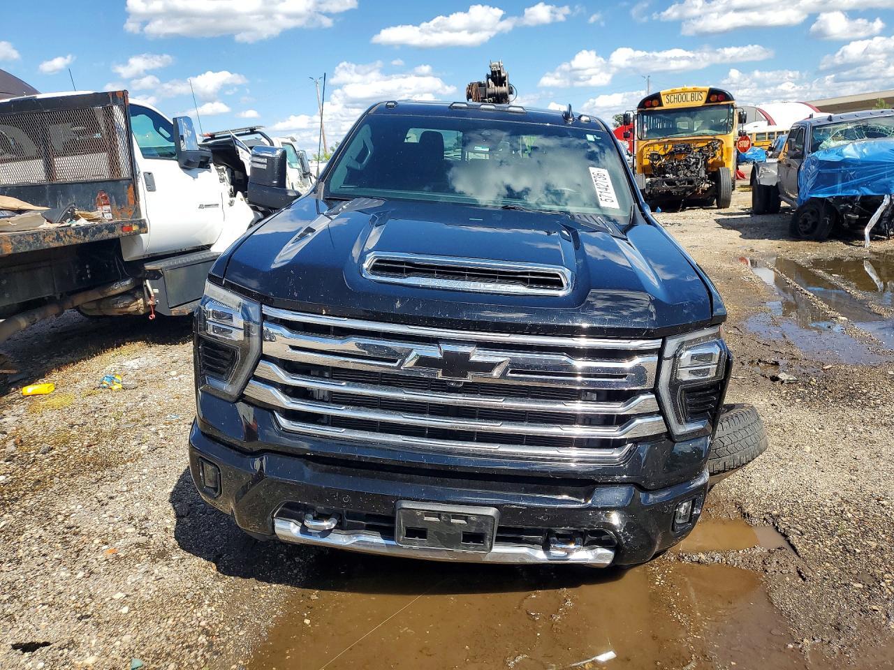 2024 Chevrolet Silverado K3500 High Country - Фото 5