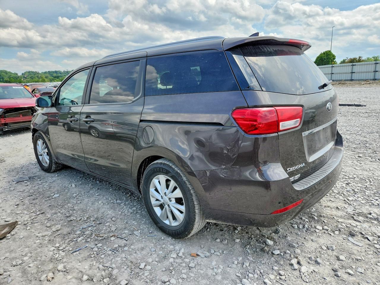 2017 Kia Sedona Lx - Фото 2