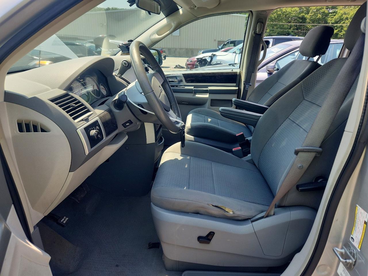 2010 Dodge Grand Caravan Sxt - Image 7