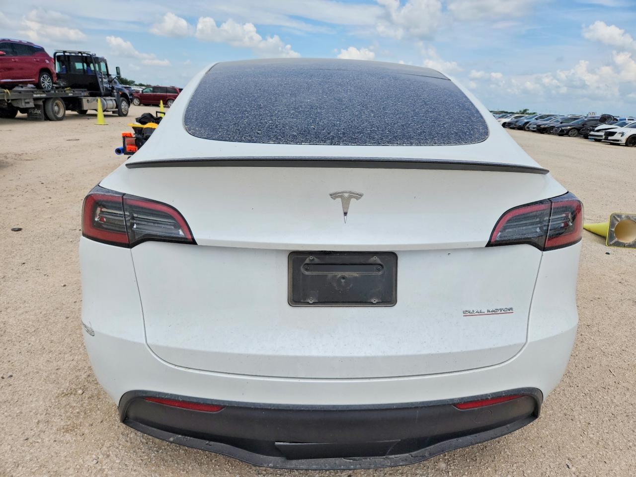 2024 Tesla Model Y - Фото 6
