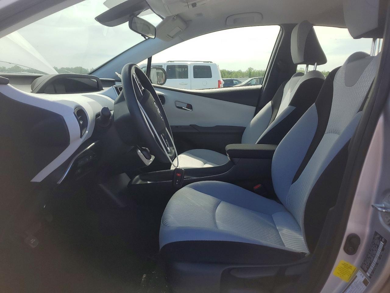 2018 Toyota Prius Two - Image 7