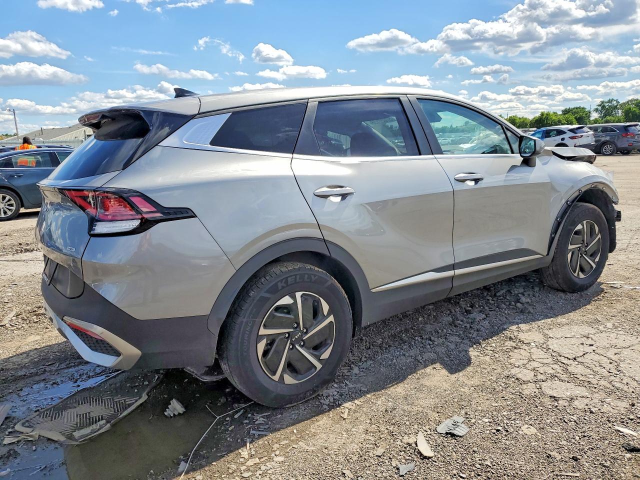 2023 Kia Sportage Lx - Image 3