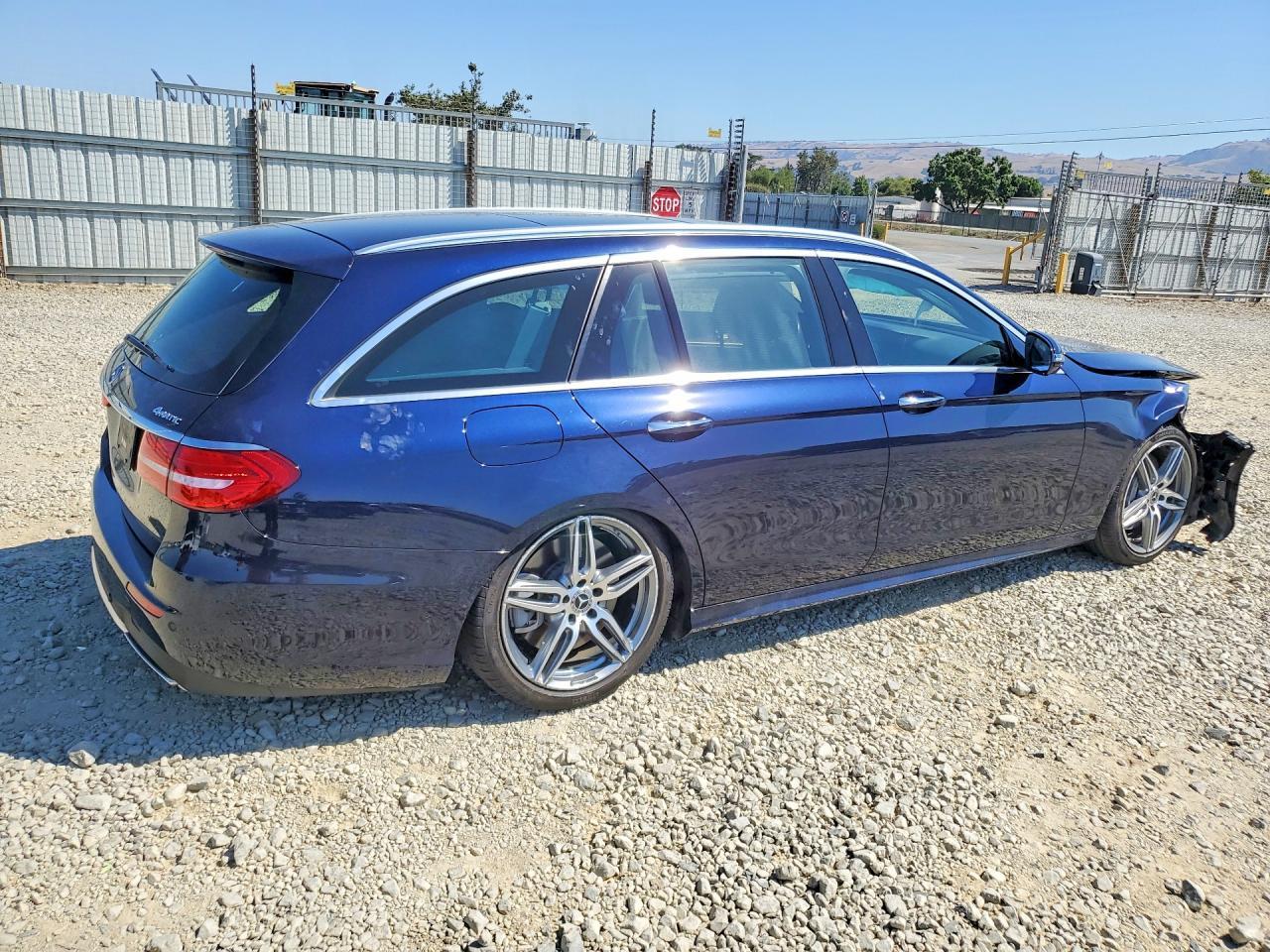 2018 Mercedes-Benz E 400 4Matic - Фото 3