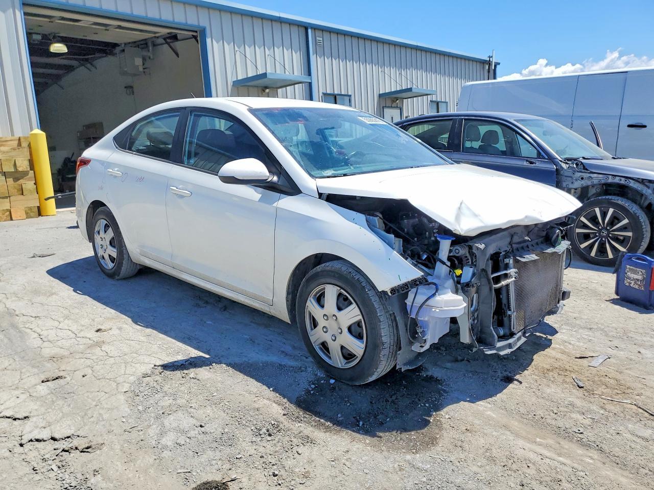 2021 Hyundai Accent Se - Фото 4