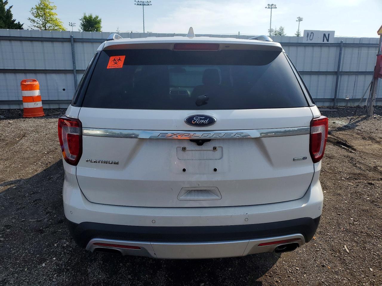 2016 Ford Explorer Platinum - Image 6