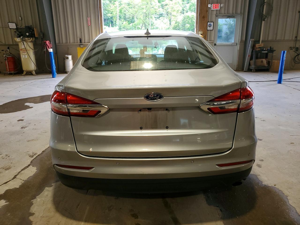 2020 Ford Fusion Se - Image 6