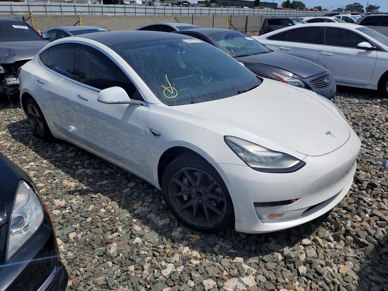 2019 Tesla Model 3 - Фото 4