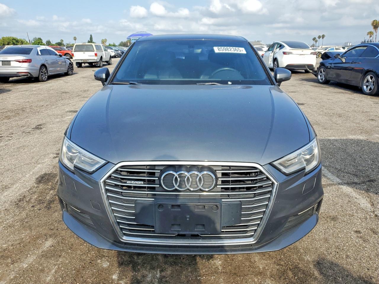 2018 Audi A3 E-Tron Premium - Фото 5