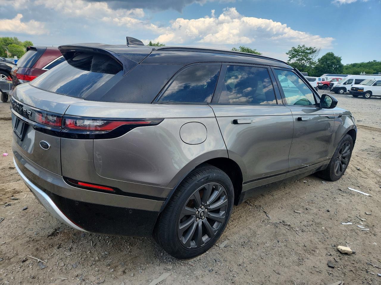 2018 Land Rover Range Rover Velar R-Dynamic Se - Image 3
