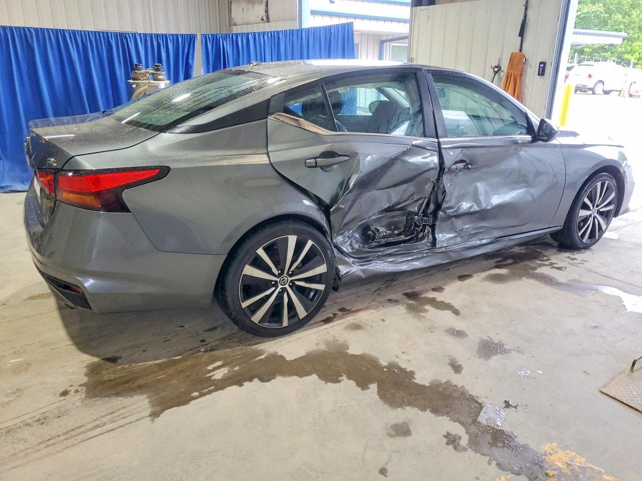 2021 Nissan Altima Sr - Фото 3