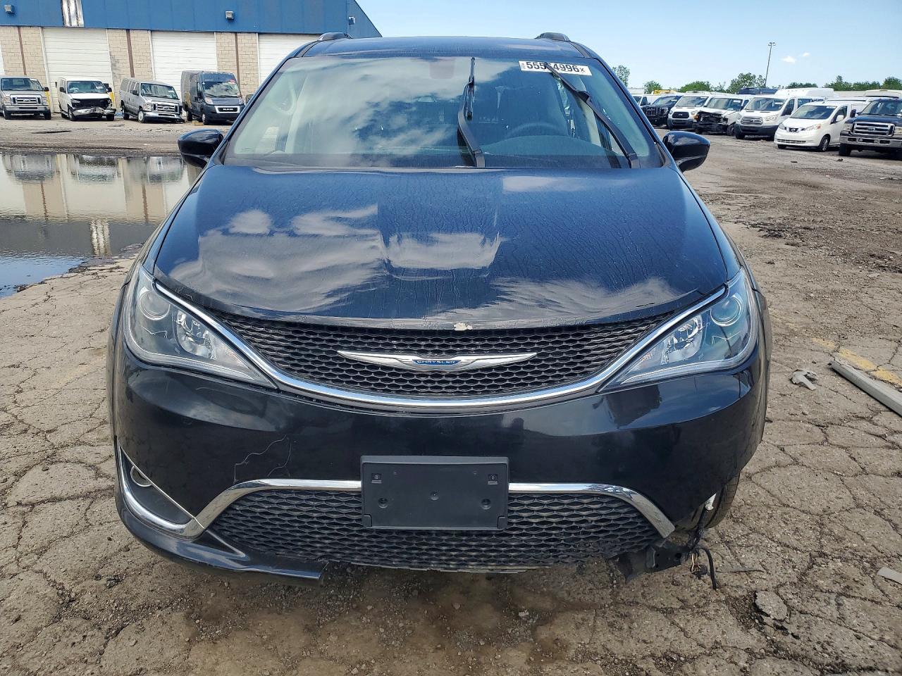 2018 Chrysler Pacifica Touring L - Image 5