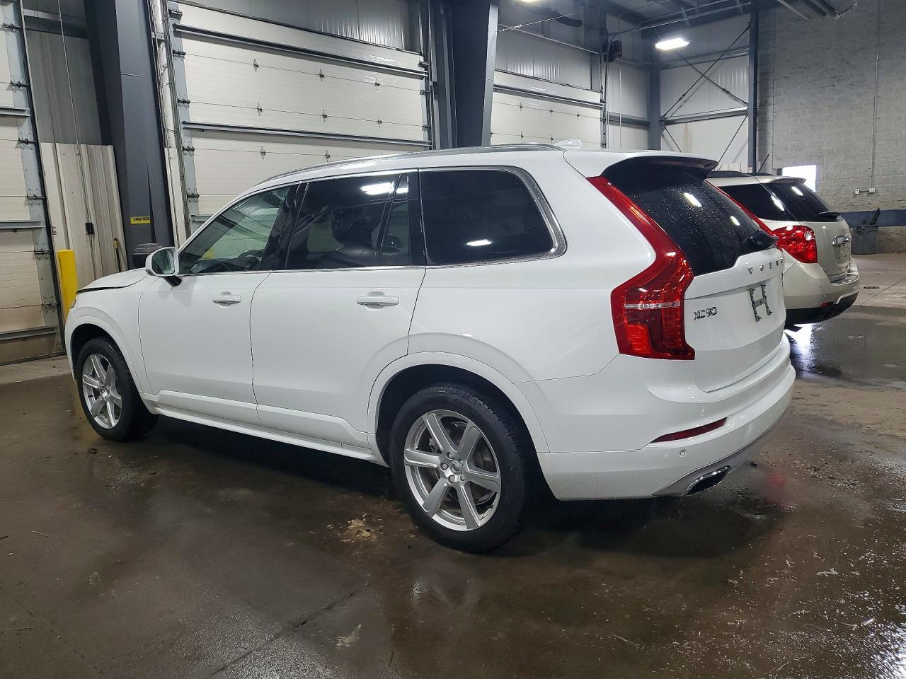 2021 Volvo Xc90 T6 Momentum - Фото 2