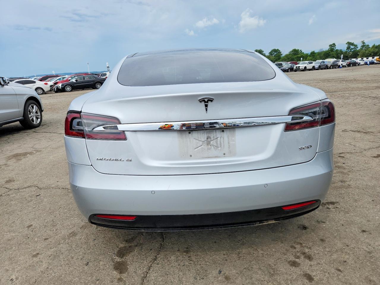 2017 Tesla Model S - Image 6