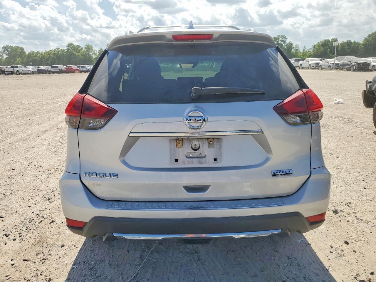 2019 Nissan Rogue S - Фото 6