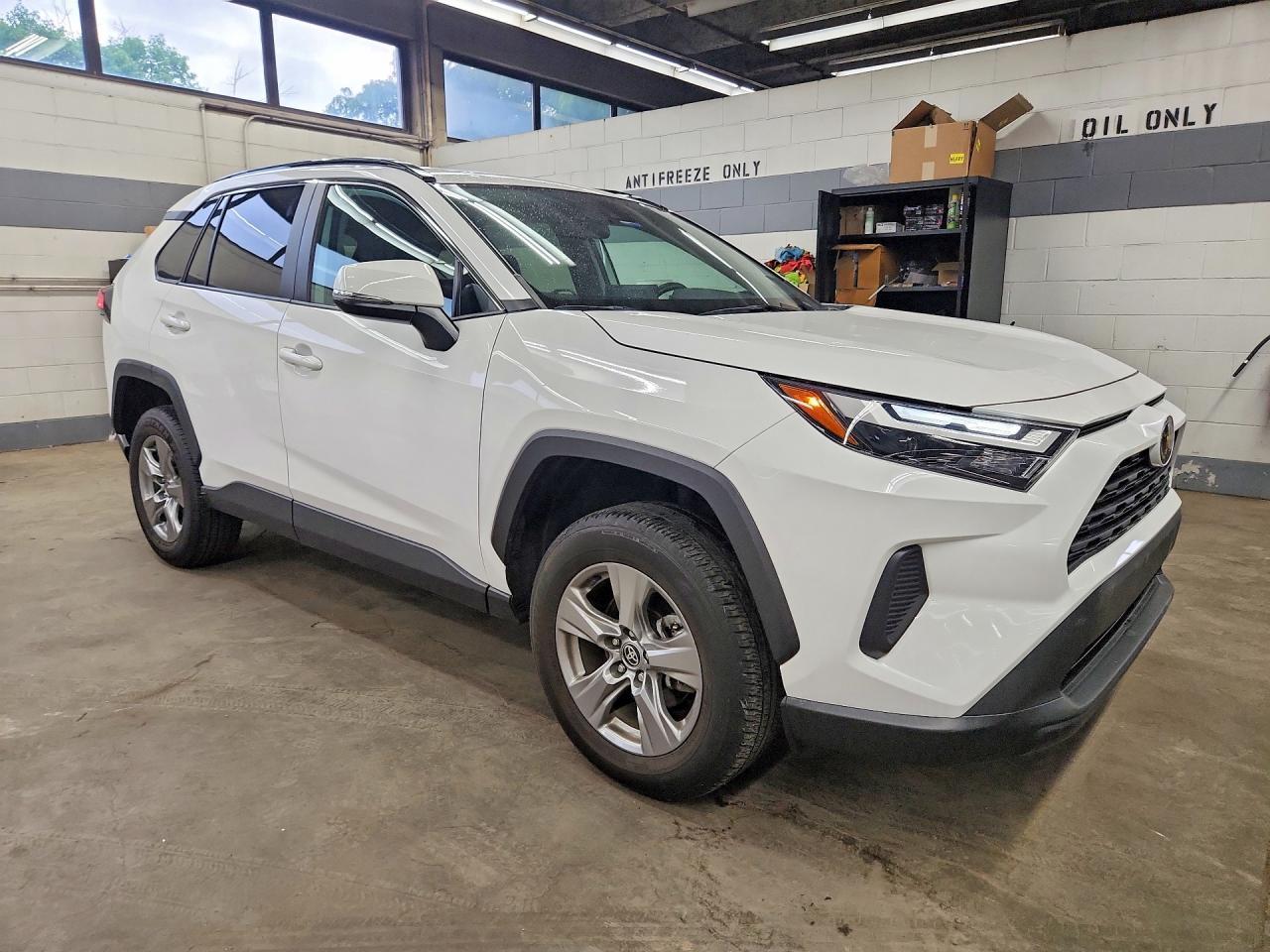 2024 Toyota Rav4 Xle - Фото 4