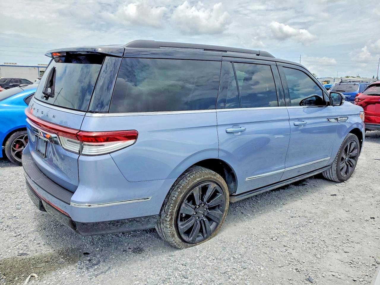2024 Lincoln Navigator Black Label - Фото 3