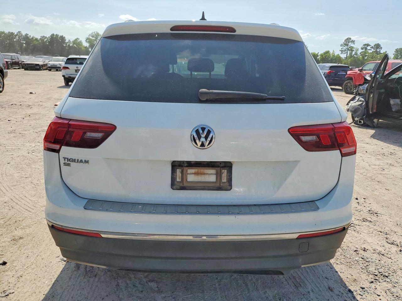 2021 Volkswagen Tiguan Se - Image 6