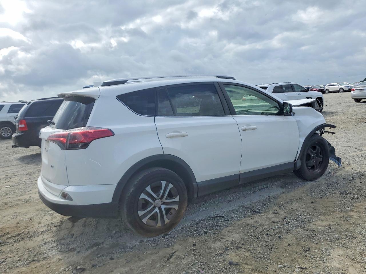 2018 Toyota Rav4 Le - Фото 3