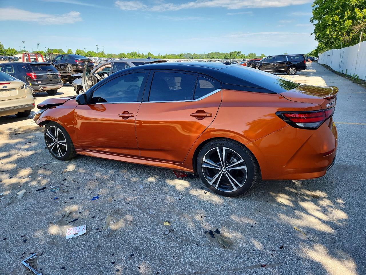 2020 Nissan Sentra Sr - Image 2