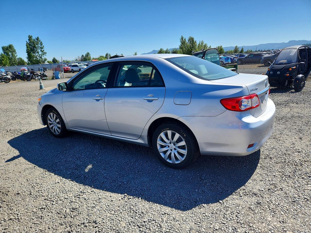 2012 Toyota Corolla Le - Фото 2
