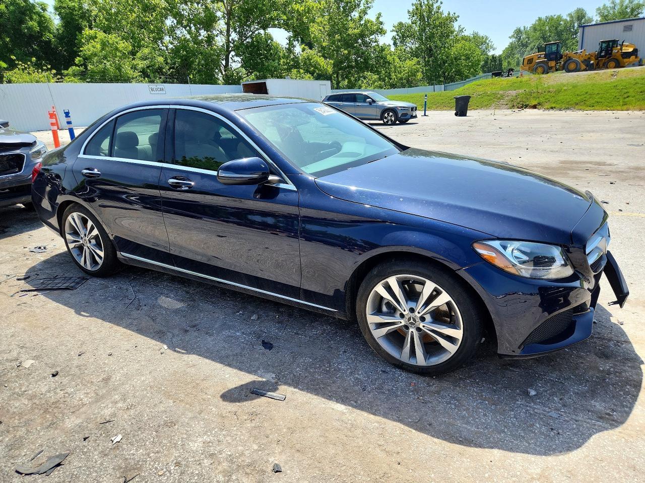 2017 Mercedes-Benz C 300 4Matic - Фото 4