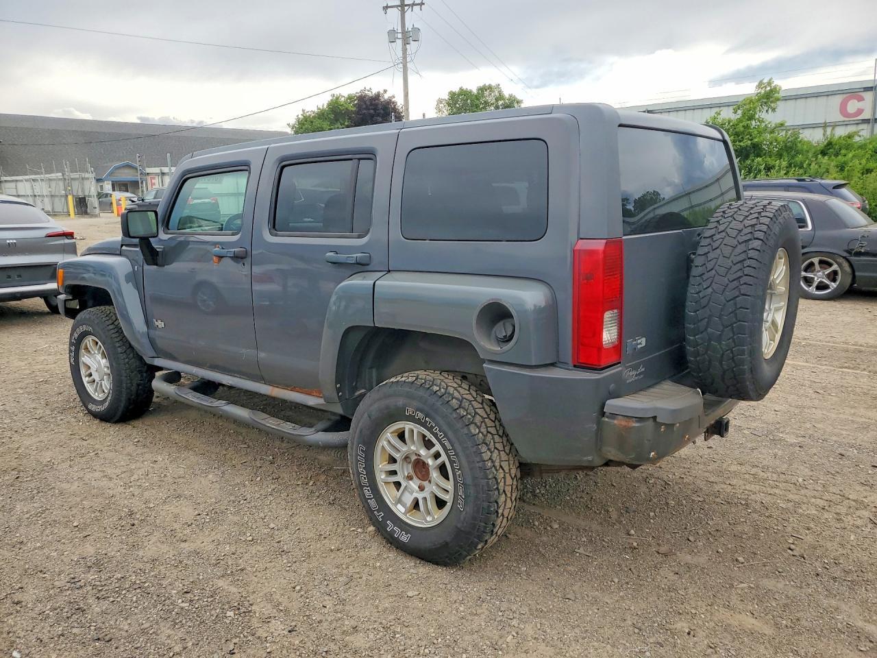 2008 Hummer H3 - Image 2