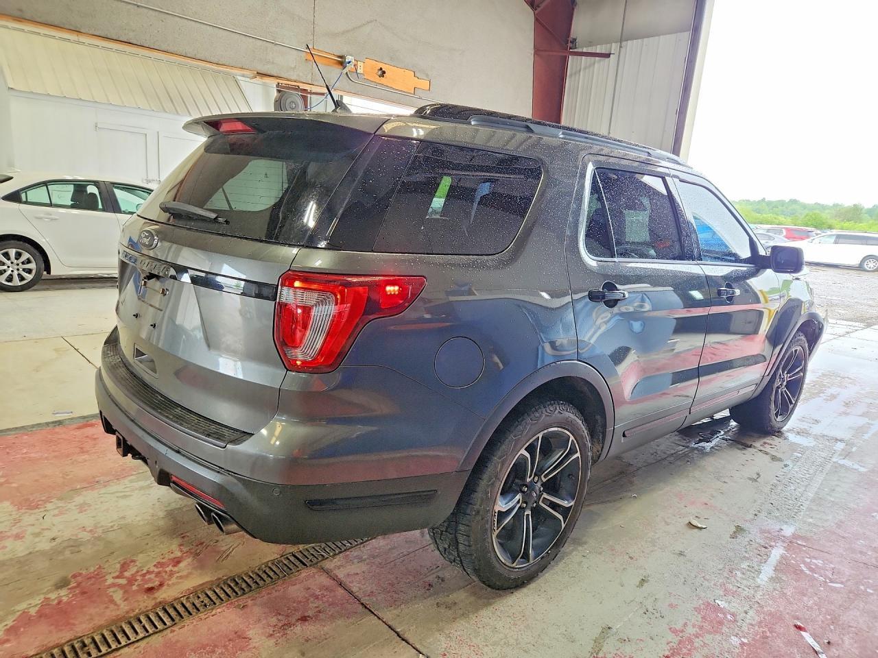 2019 Ford Explorer Sport - Фото 3