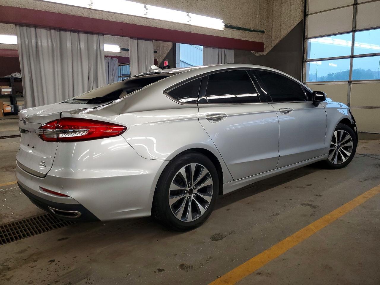2019 Ford Fusion Se - Фото 3