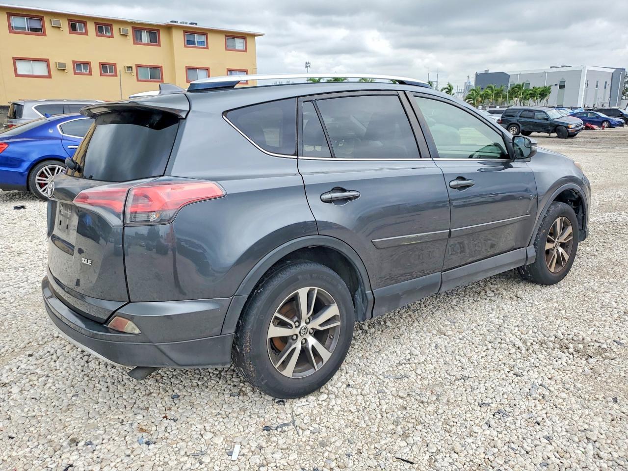 2016 Toyota Rav4 Xle - Фото 3