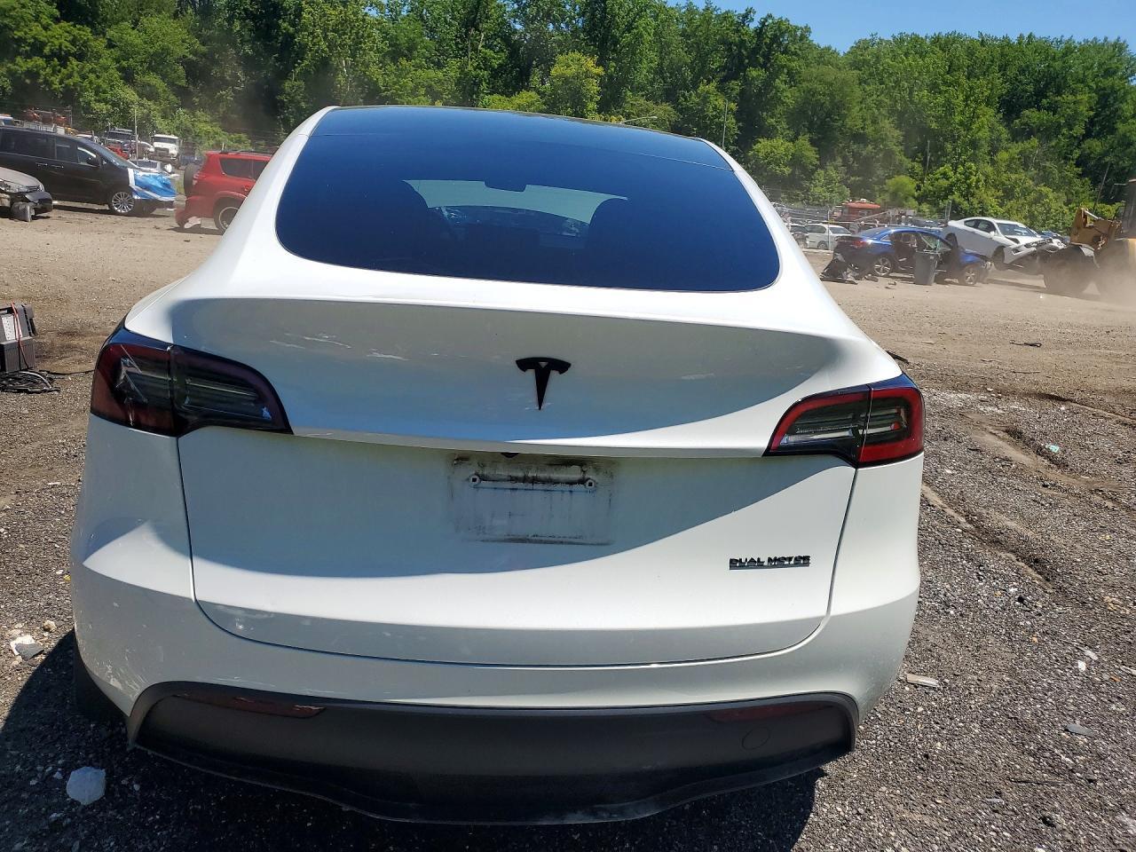 2023 Tesla Model Y - Image 6