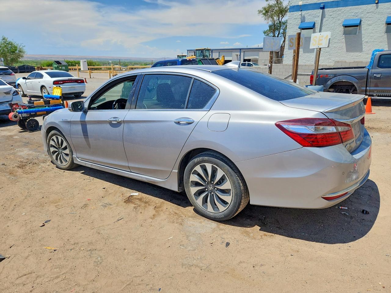 2017 Honda Accord Touring Hybrid - Image 2