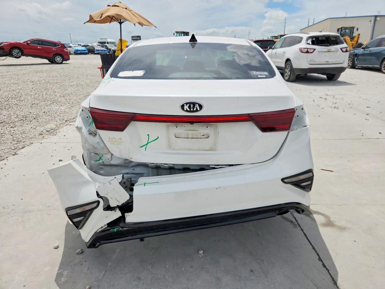 2021 Kia Forte Lxs - Image 6