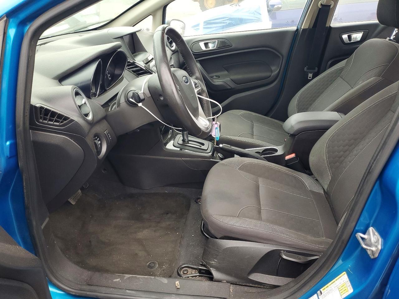 2015 Ford Fiesta Se - Фото 7