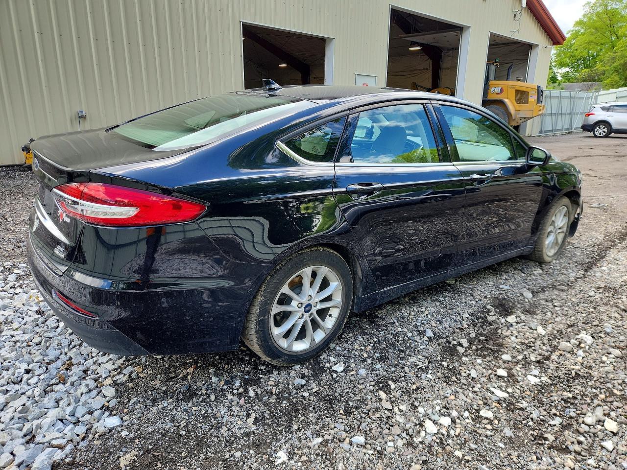 2020 Ford Fusion Se - Image 3