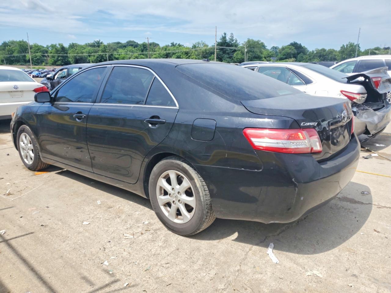 2010 Toyota Camry Le - Image 2