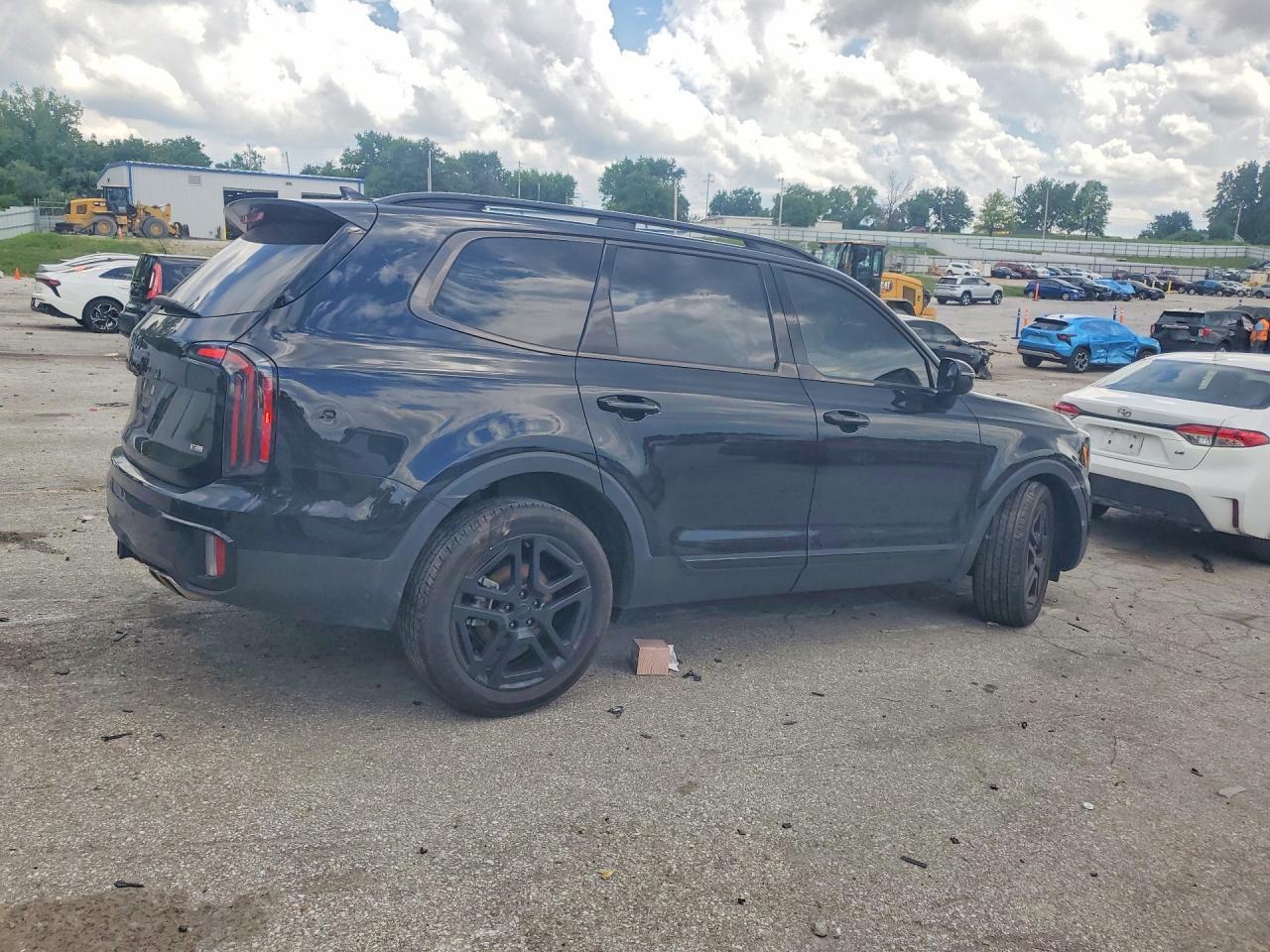 2025 Kia Telluride Ex X-Line - Фото 3