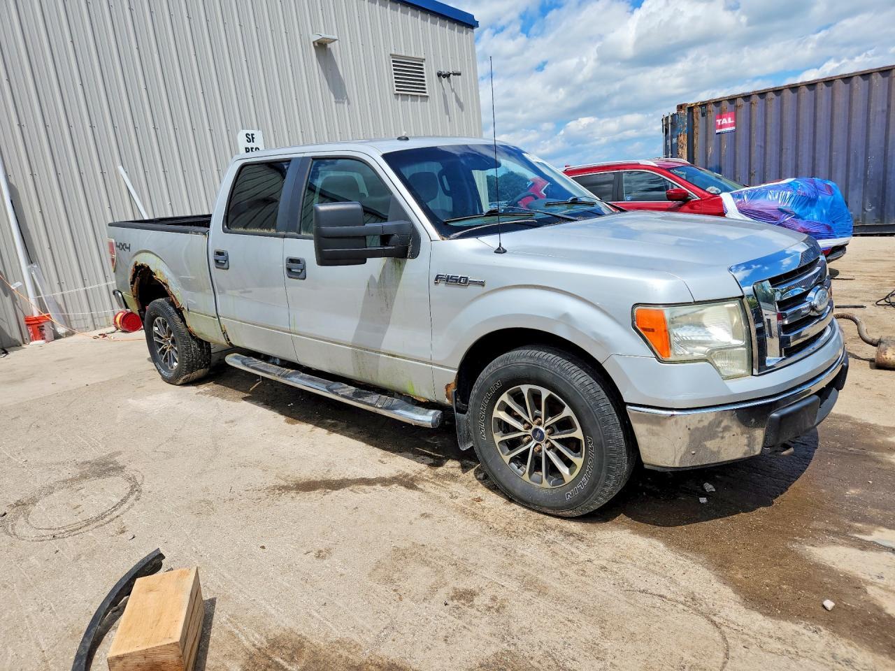 2009 Ford F150 Supercrew - Image 4