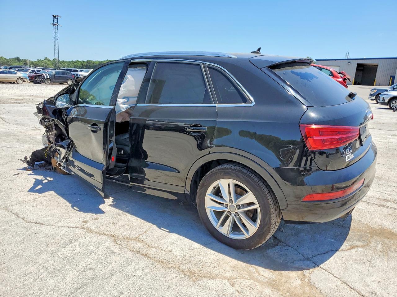 2016 Audi Q3 Premium Plus - Фото 2