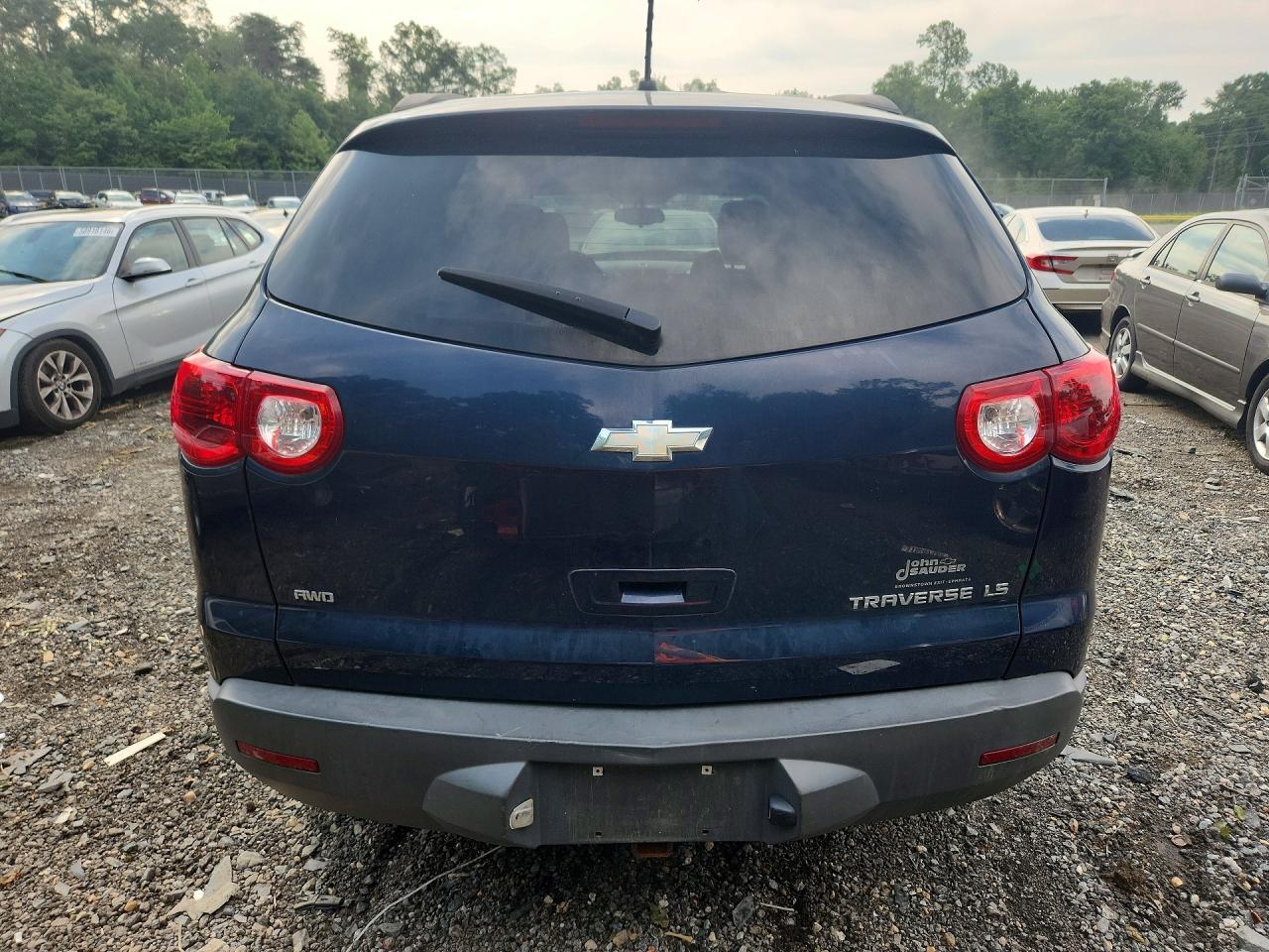 2011 Chevrolet Traverse Ls - Image 6