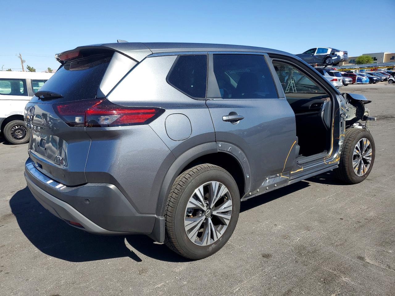 2023 Nissan Rogue Sv - Фото 3